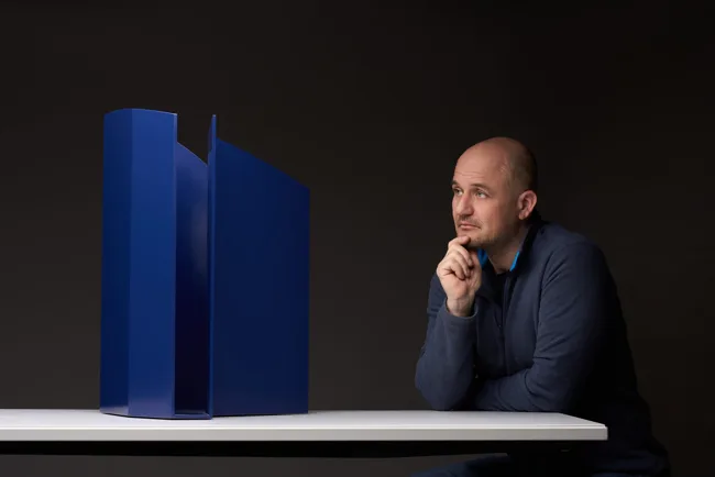 Dark blue — photograph 4