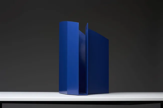 Dark blue — photograph 3