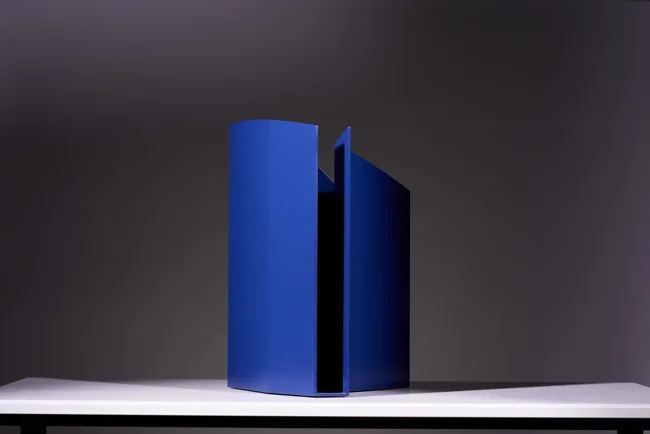 Dark blue — photograph 2