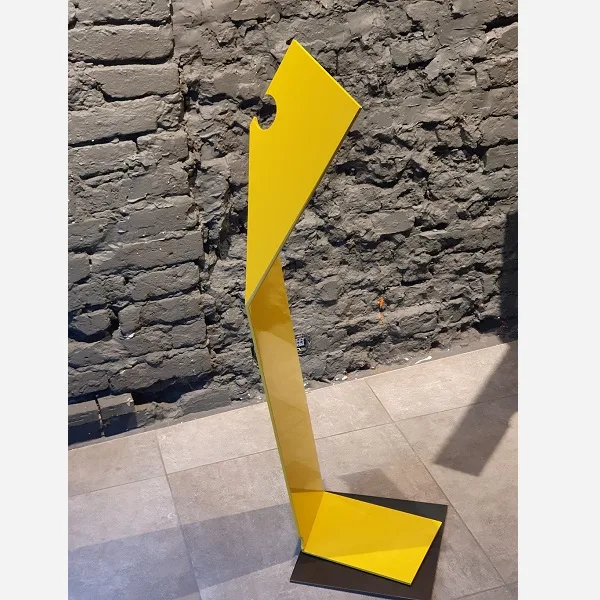 Yellow — sculpture by Rusen Doykov