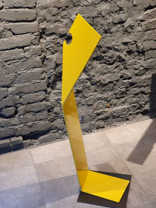 Yellow — photograph 3